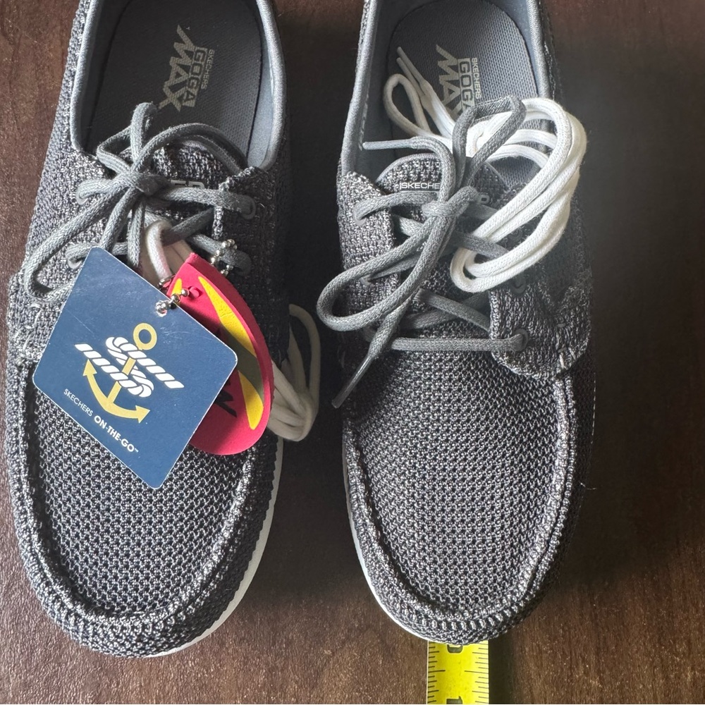 Skechers Gray Athletic Shoes / Sneakers